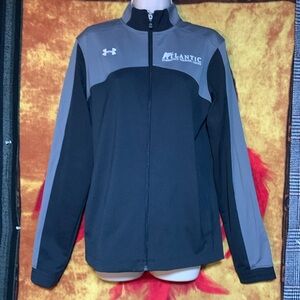 UNDER ARMOUR-LOOSE long sleeve fill-zip ‘Atlantic Gym Training Center’ jacket